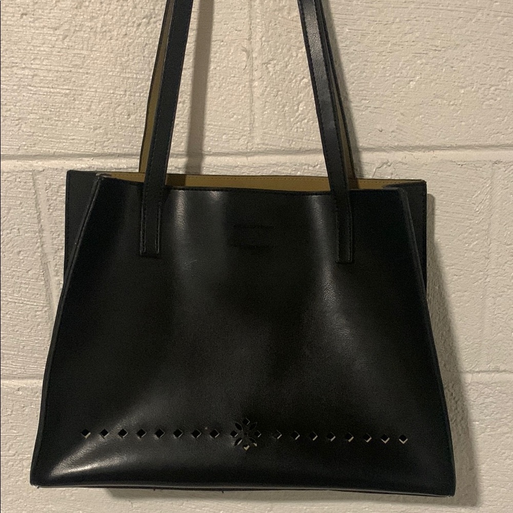 Mondani Black Leather Tote Bag with Sleek Design